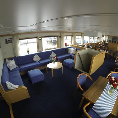 Botel Clair D'Etoile 酒店 *