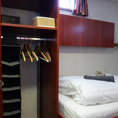 Botel Clair D'Etoile فندق أمستردام
