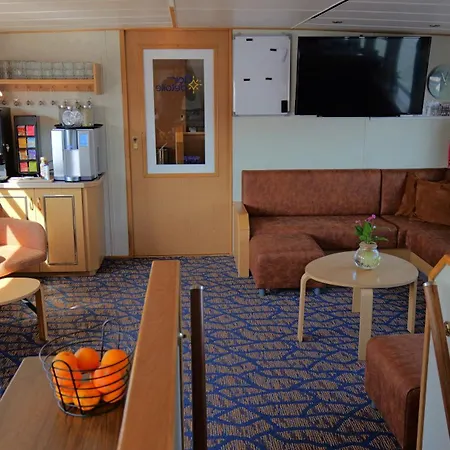 Botel Clair D'Etoile * أمستردام