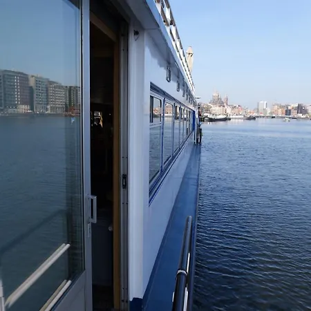 Botel Clair D'Etoile فندق