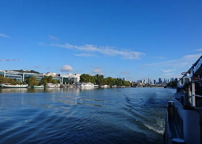 Clair D'etoile Hotel